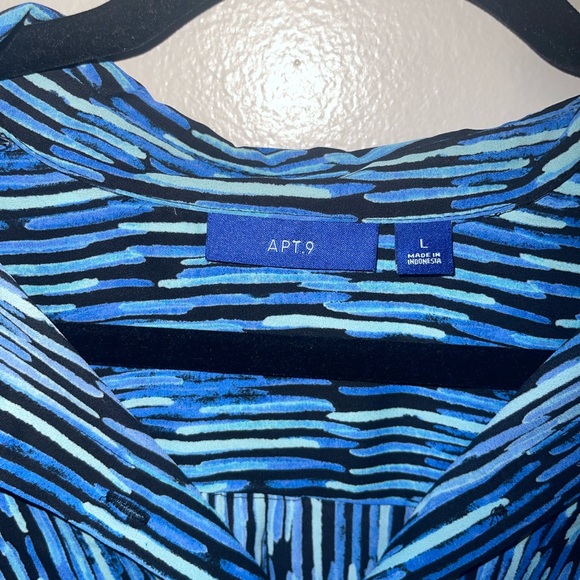 Blue Stripe Pattern Button Up - Picture 4 of 7